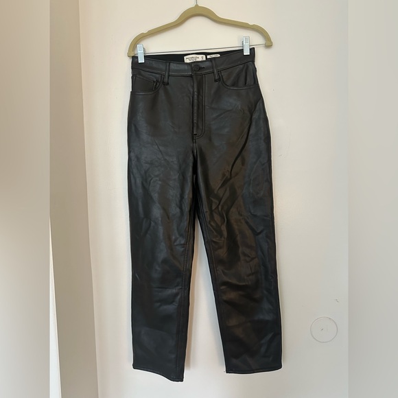 Abercrombie and Fitch Curve Love Vegan Leather 90s Straight Pant - Picture 9 of 9
